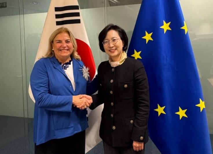 마리아 카스티요 페르난데즈 유럽대외관계청 인도 태평양 특사와 한민영 외교부 기후환경과학외교국장