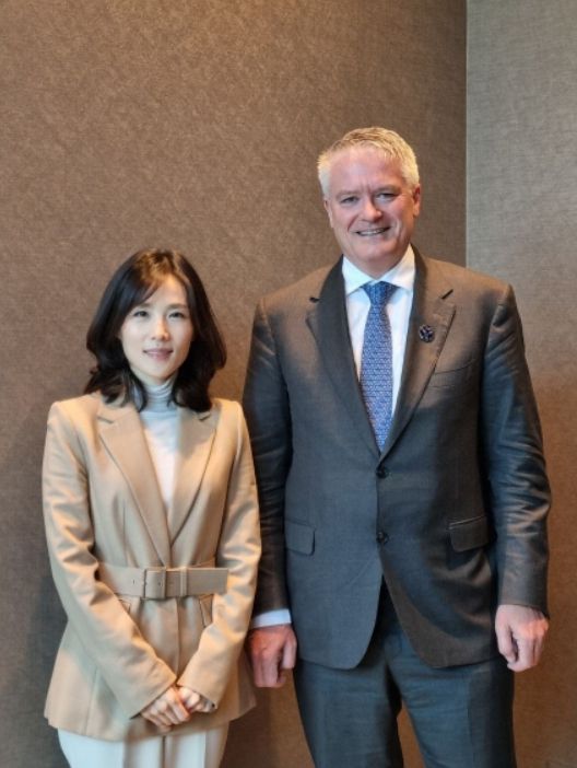 김진아 외교부 제2차관과 마티아스 콜먼(Mathias Cormann) 경제협력개발기구(OECD) 사무총장